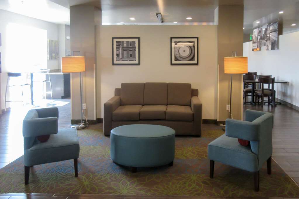 Mainstay Suites Denver International Airport Interior photo